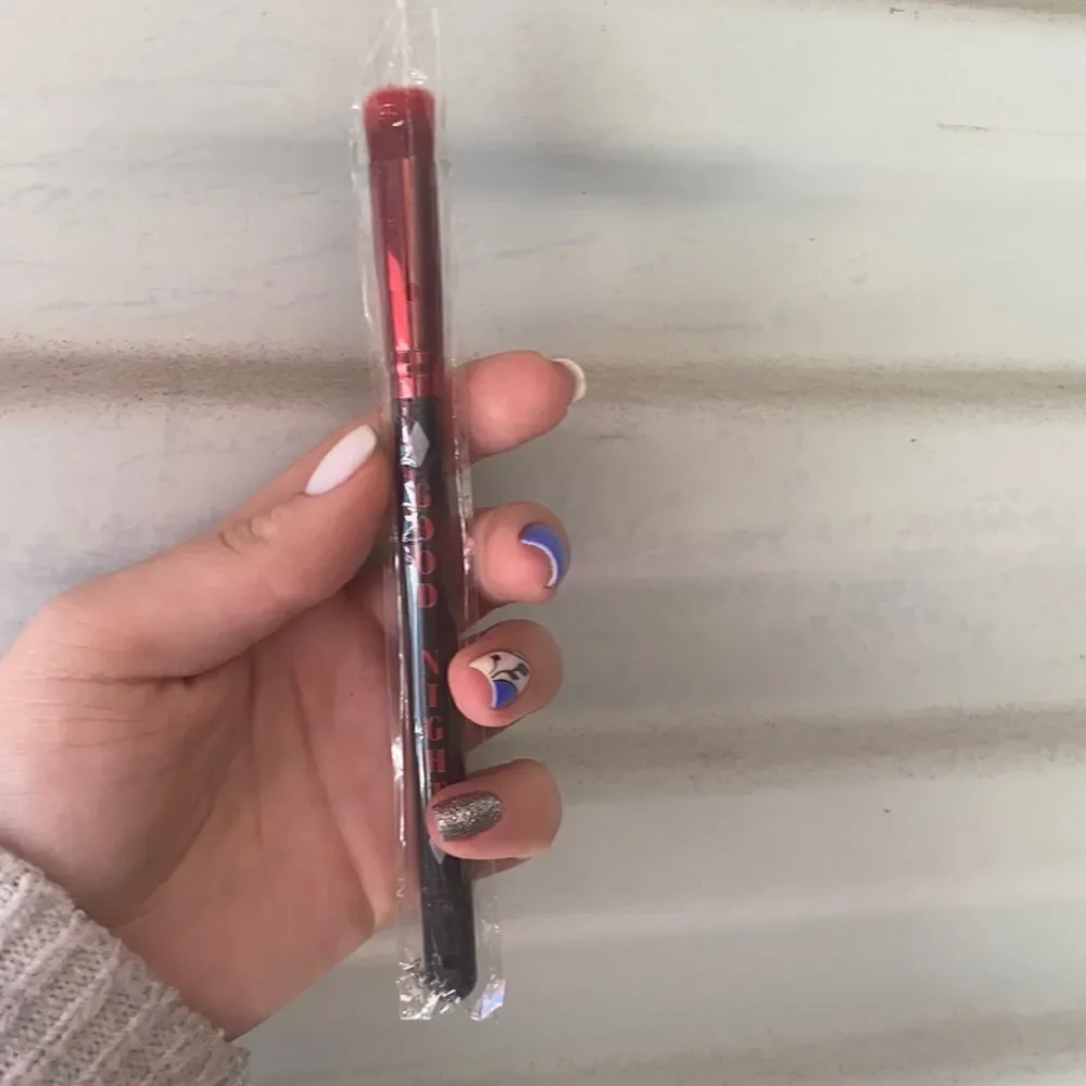 ✨HP✨LUXIE BEAUTY-Flat Definer 110✨